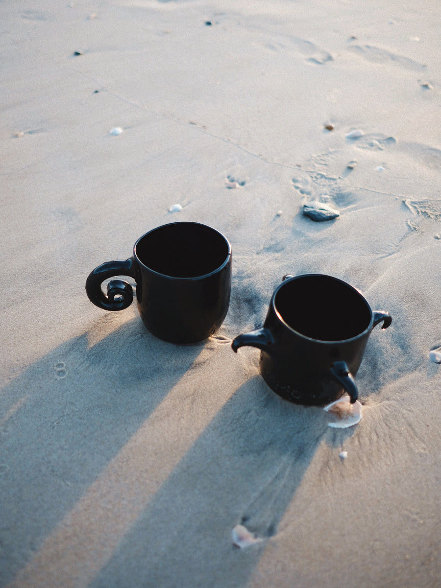 Black obsidian Horn Mug